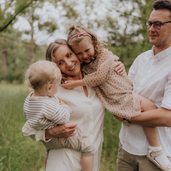 Sesja rodzinna nad rzeką